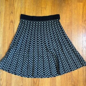 Chadwicks Black and Gray Houndstooth Midi Skirt